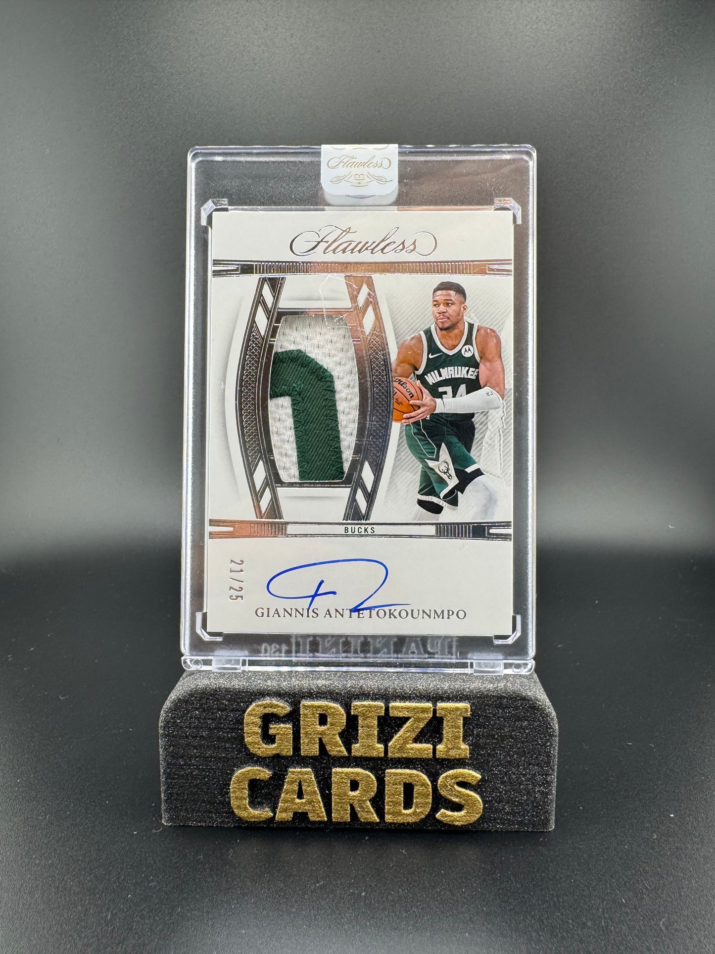 Giannis Antetokounmpo – Panini Flawless 2023-24 – Parche automático – 21/25