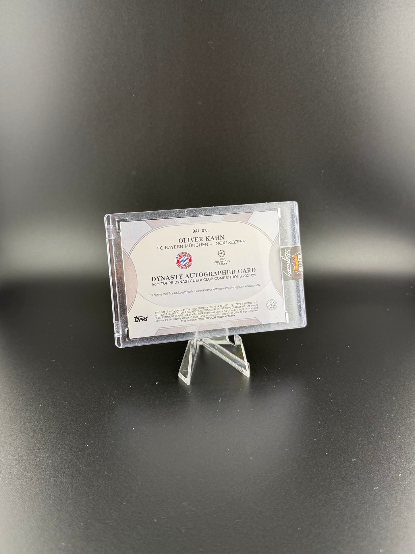 Oliver Kahn – 2024/25 Topps Dynasty UEFA – Autograph Card – 4/5.