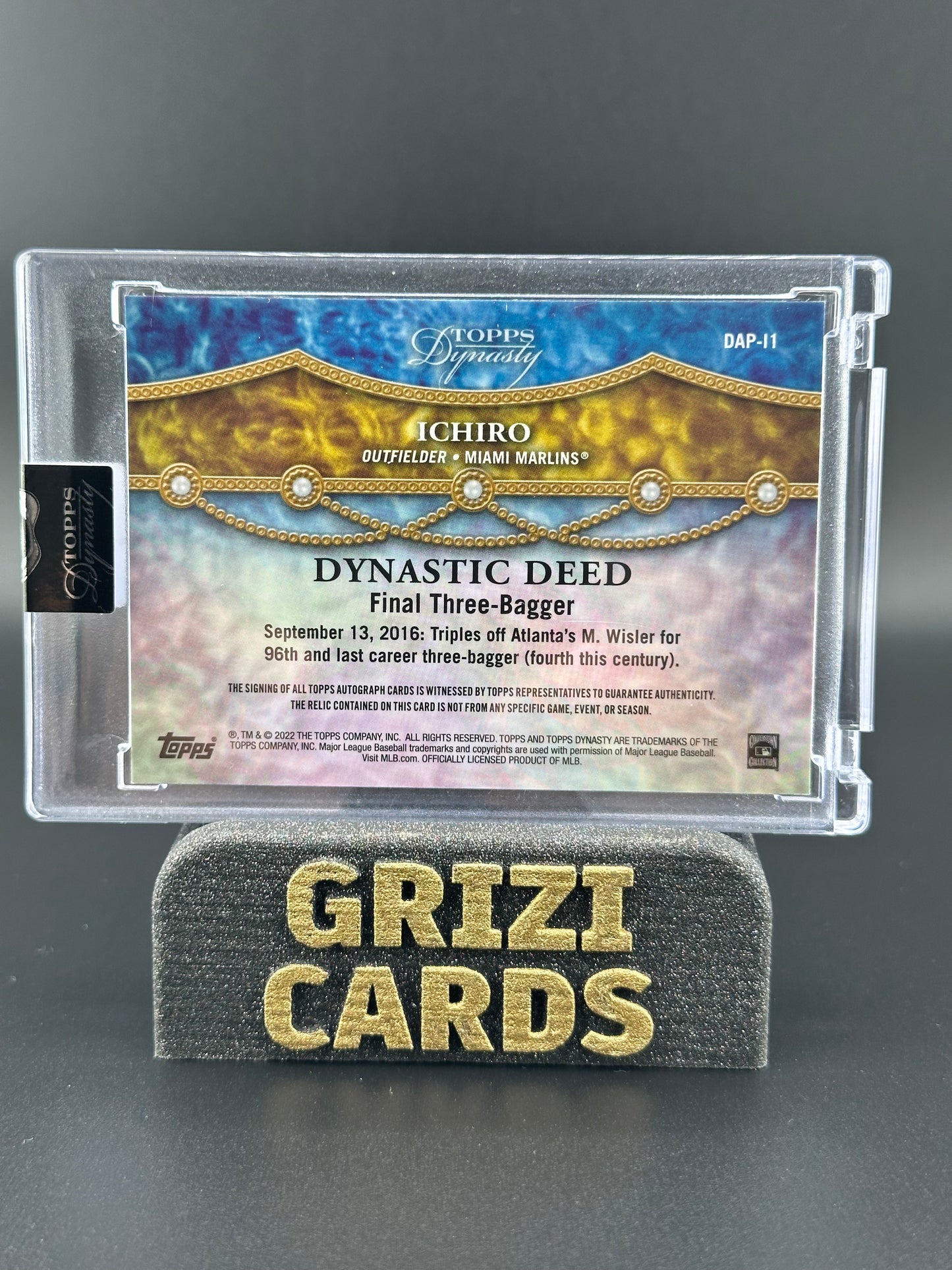 Ichiro – Topps Dynasty, autograph & patch, 1/1.