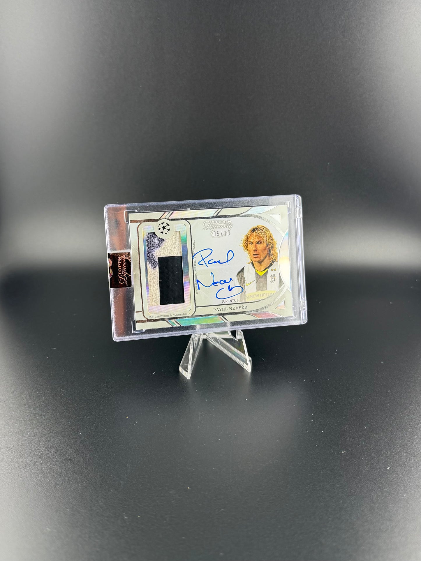 Pavel Nedvěd – 2024/25 Topps Dynasty UEFA Club Competitions – Dynasty Autographed Patch Card – 05/10.