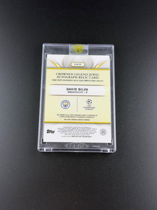 David Silva – Topps Reverence 2024/25 – Crowned Legend Jewel Autograph Relic – 17/25.